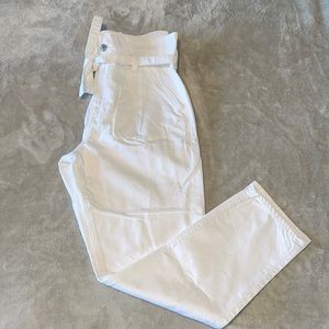 NWT American Eagle Mom Jeans- Size: 6R